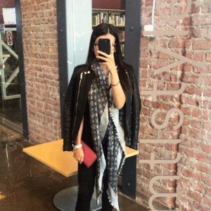 Meet your Posher, Rose